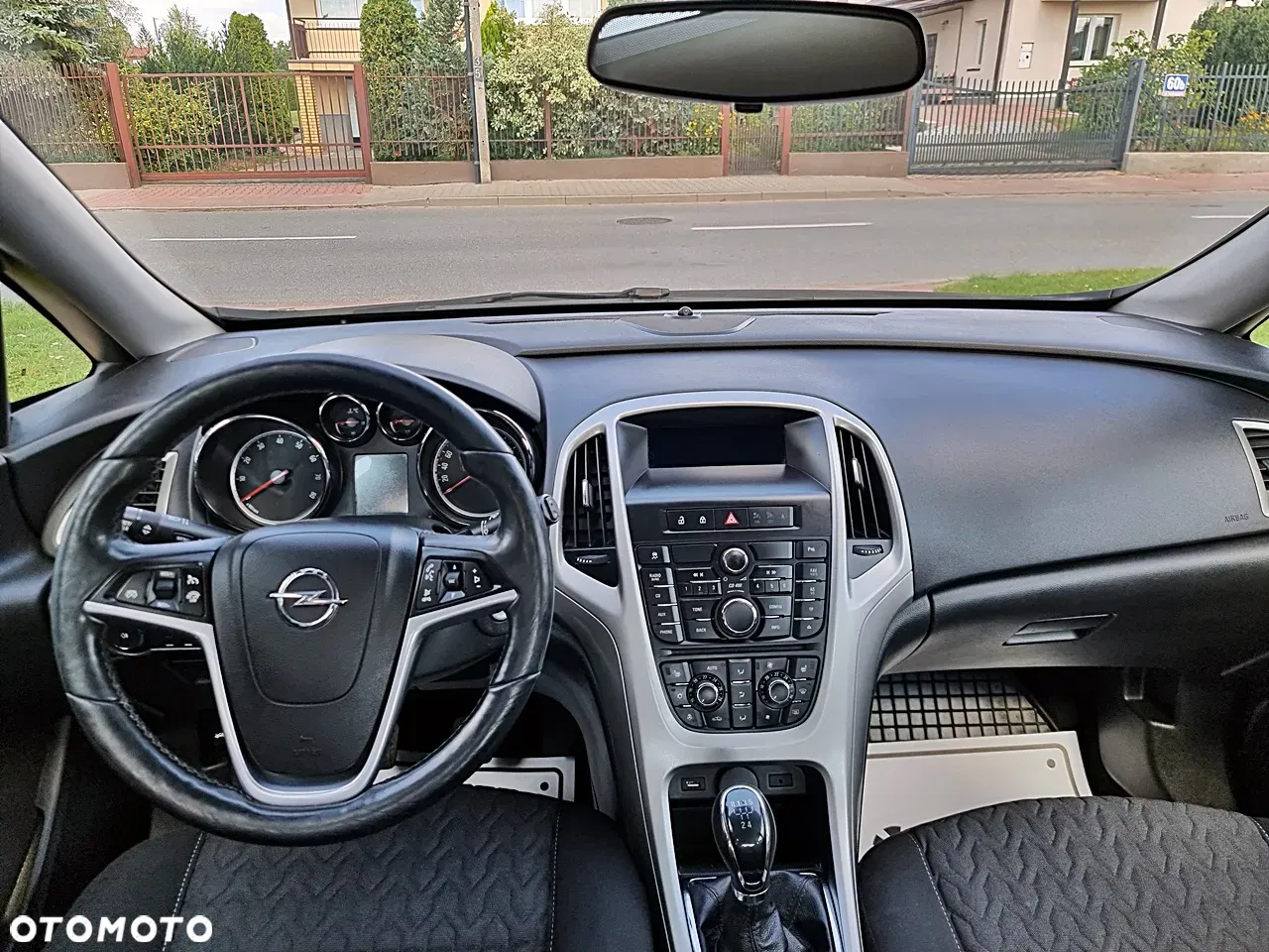 2013 Opel Astra 1.6 Active, photograph 10