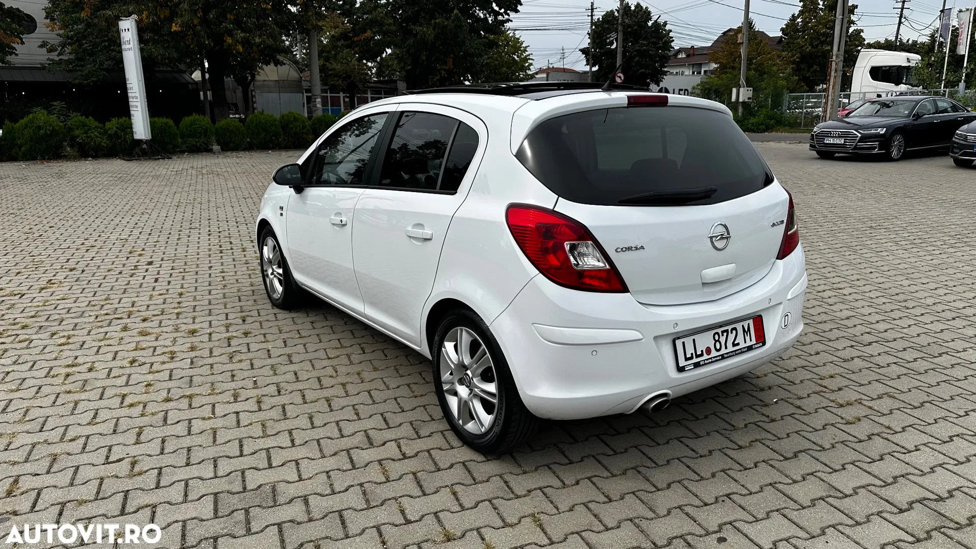 2012 Opel Corsa 1.4 16V 150 Jahre, photograph 3