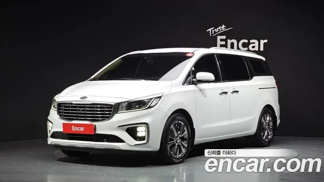 Kia Canival 9-Seater Noblesse Special — photo 1 of 20