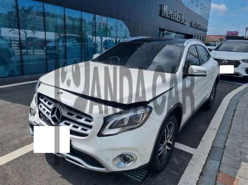 2019 Mercedes-Benz GLA220, photograph 3