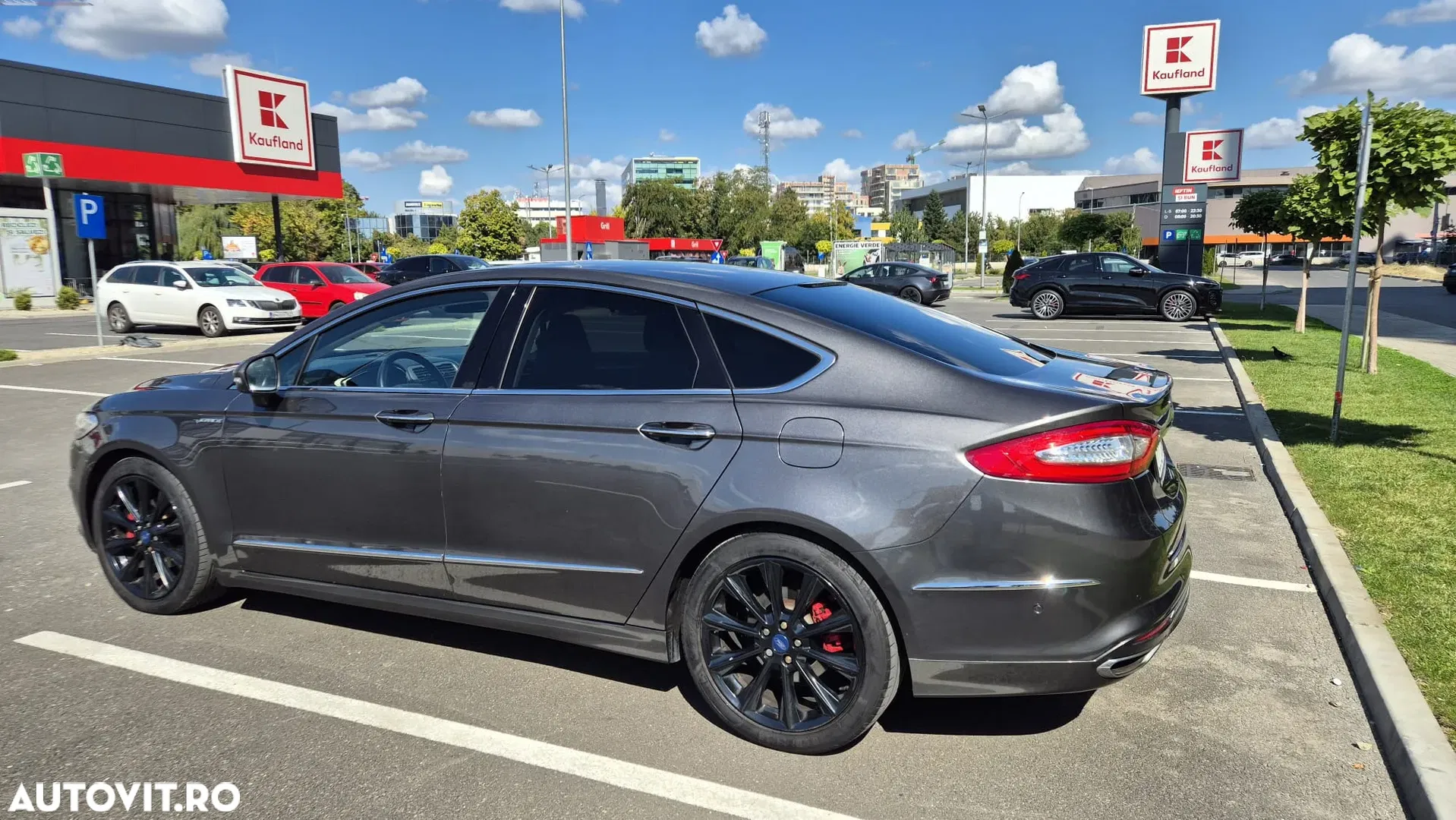 2017 Ford Mondeo 2.0 TDCi Bi-Turbo Start-Stopp PowerShift-A. Vignale, photograph 3
