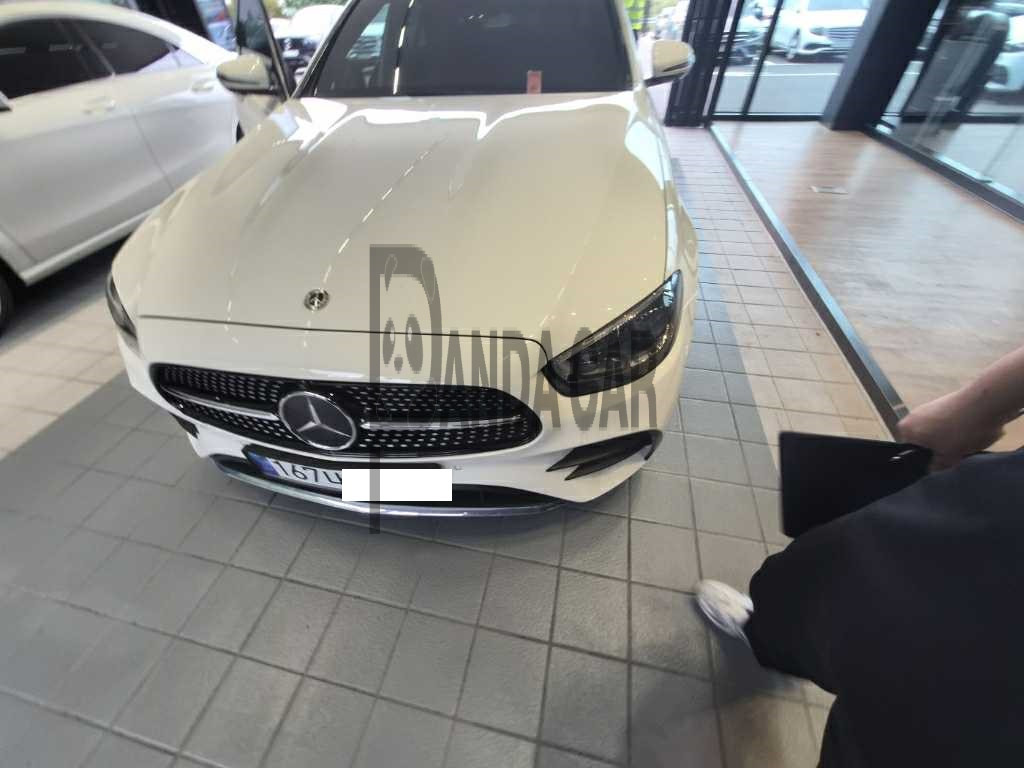 2021 Mercedes-Benz E220 d 4MATIC, photograph 1