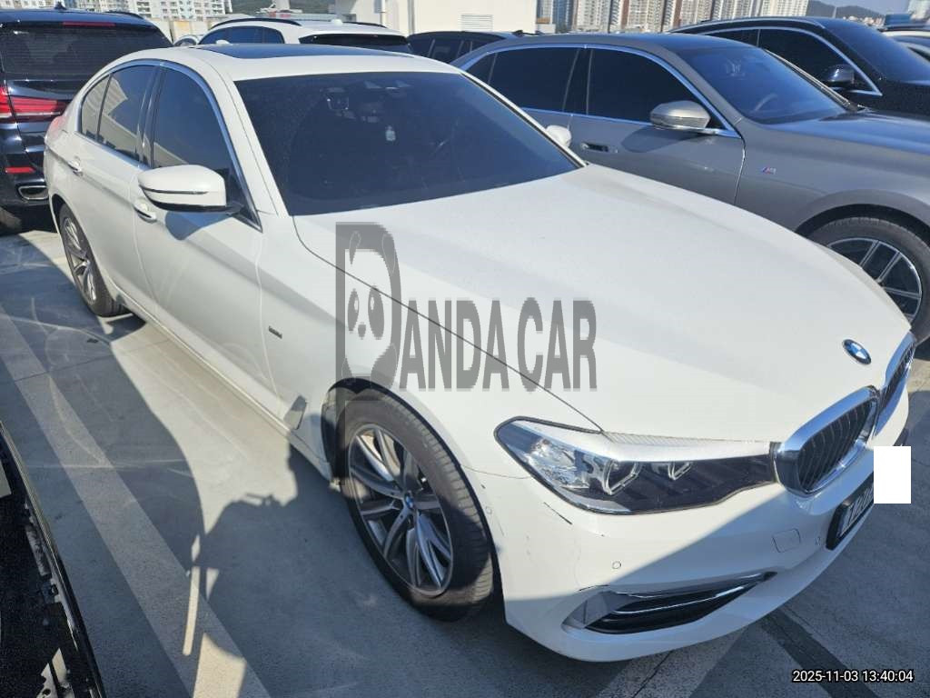 2018 BMW 520i, photograph 2