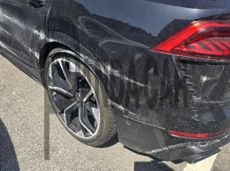 2021 Audi RS Q8, photograph 3