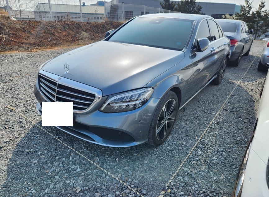 2019 Mercedes-Benz C220 d 4Matic, photograph 2