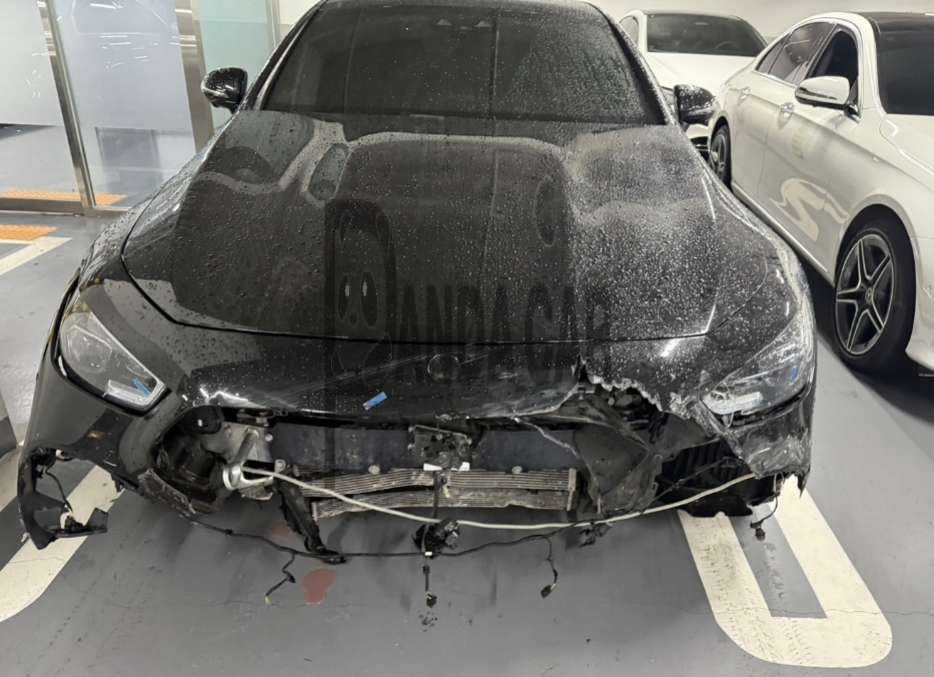 2023 Mercedes-AMG GT43 4MATIC +, photograph 1