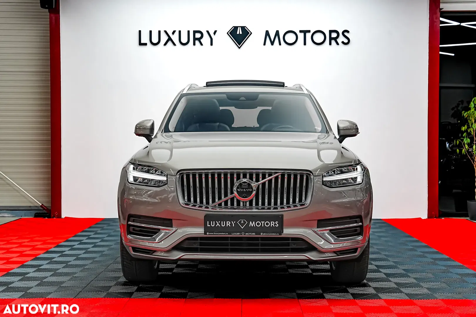 2022 Volvo XC 90 T8 AWD Recharge Geartronic Inscription, photograph 3
