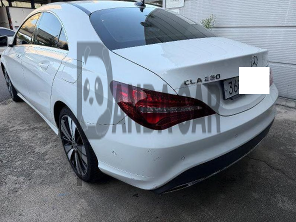 2018 Mercedes-Benz CLA250 4Matic, photograph 3