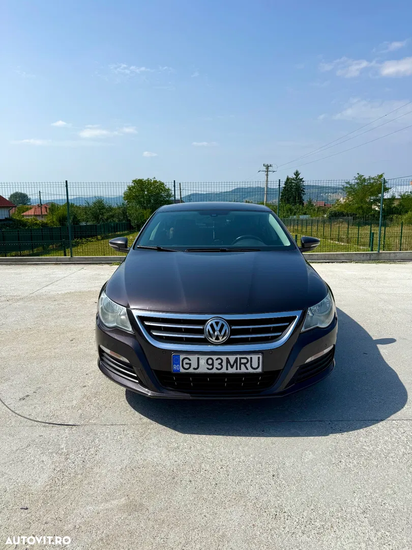 2010 Volkswagen Passat CC, photograph 4