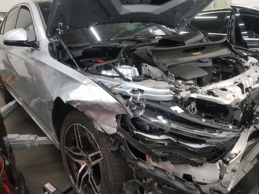 2024 Mercedes-Benz E 300 4MATIC, photograph 5