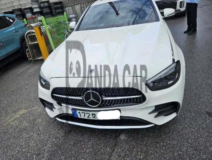 2022 Mercedes-Benz E220 d 4MATIC, photograph 3