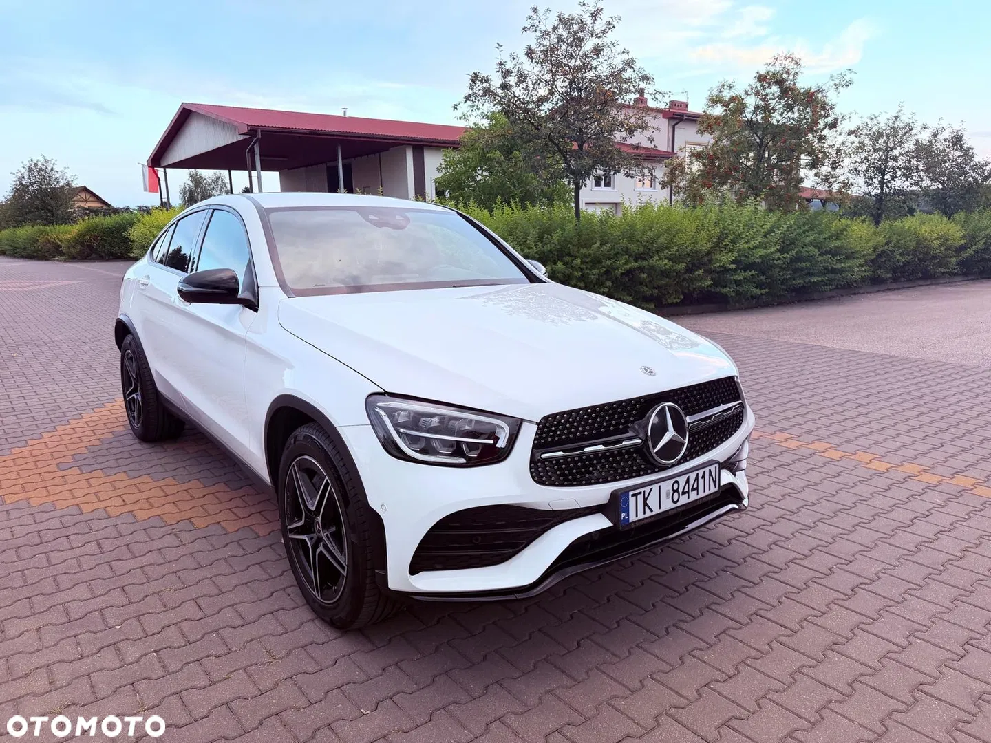 2020 Mercedes-Benz GLC, photograph 1