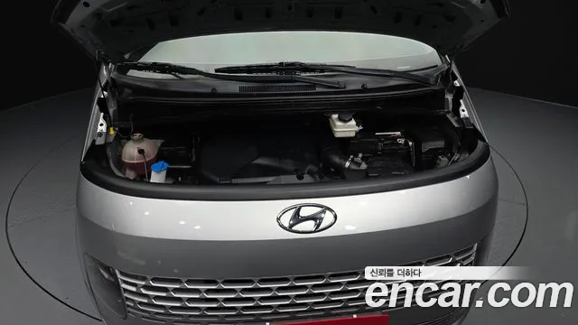 2021 Hyundai Staria Cargo 3-Seater, photograph 3