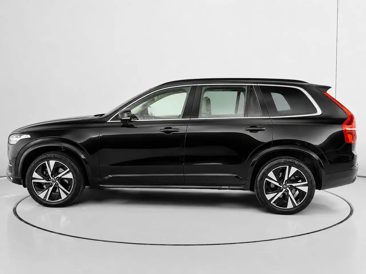 2022 Volvo XC90 B5 R-Design 7pl. AWD Aut., photograph 6