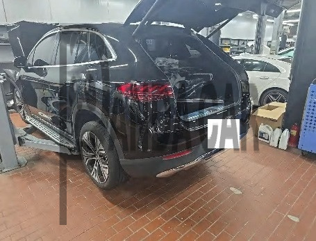 2024 Mercedes-Benz EQE350 4MATIC SUV, photograph 1