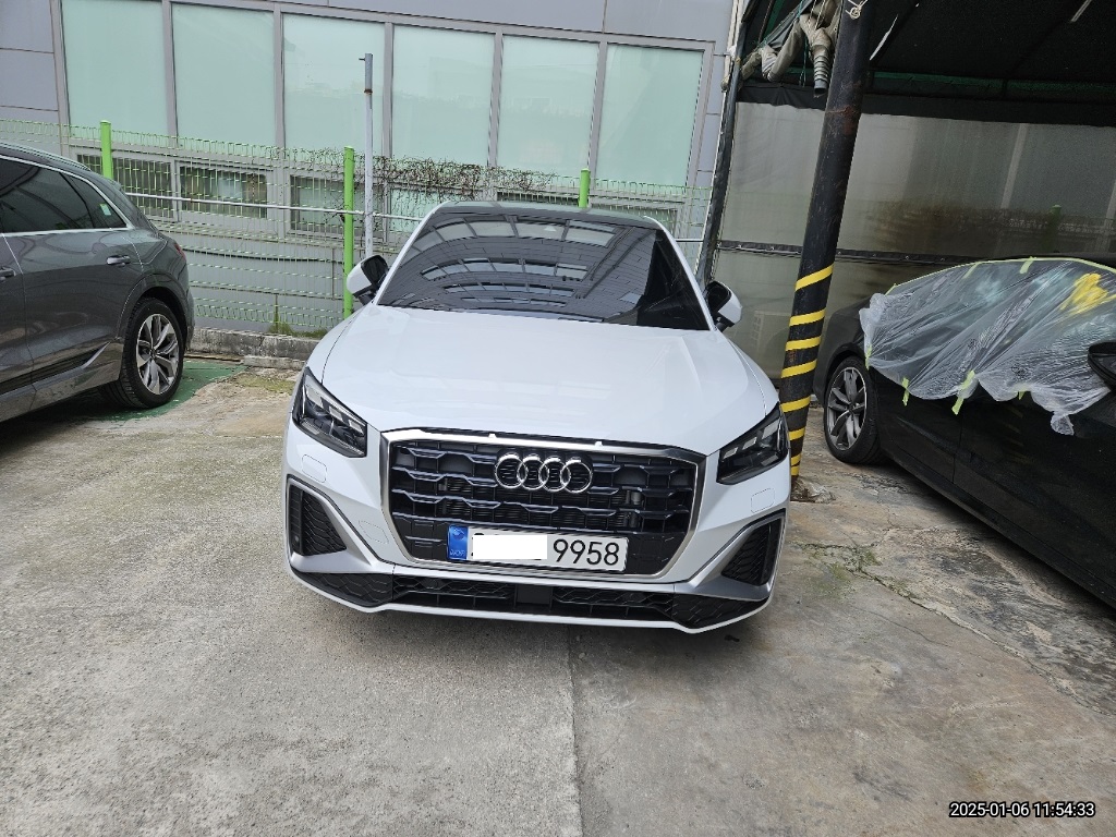 2023 Audi Q2 35 TDI, photograph 1