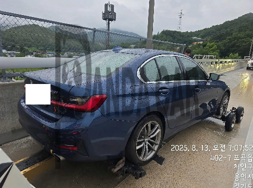 2021 BMW 320i, photograph 5