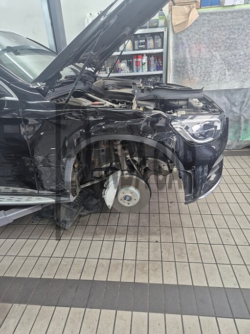 2022 Mercedes-Benz GLC300 4MATIC, photograph 2