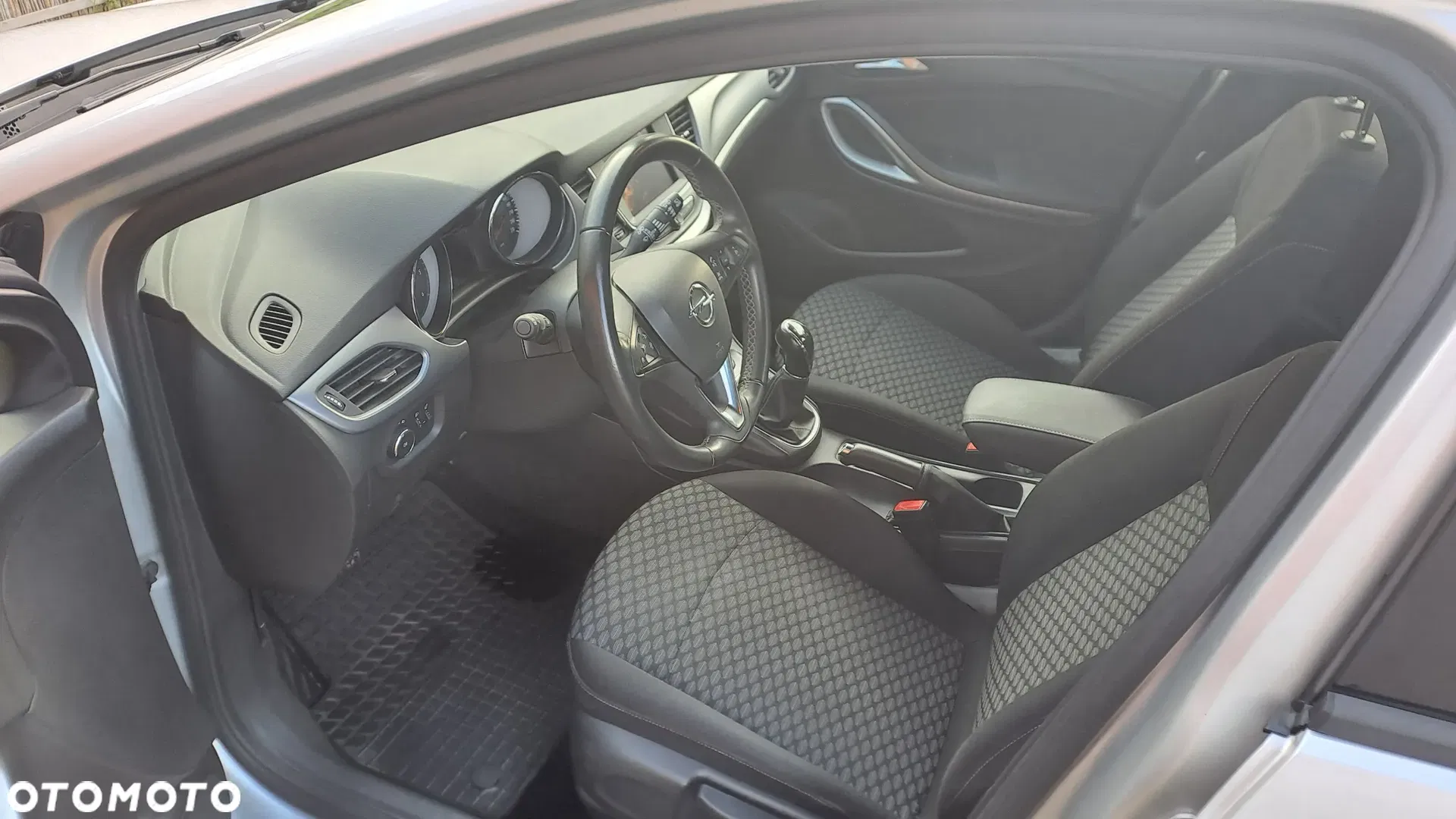 2020 Opel Astra 1.5 CDTI Edition S&S, photograph 12
