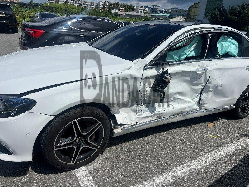 2019 Mercedes-Benz E300 4Matic, photograph 5