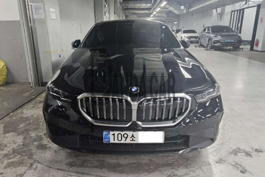 2026 BMW 520i, photograph 1