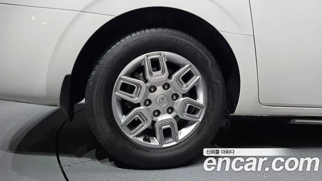Hyundai Staria Tourer 11-Seater — photo 1 of 21