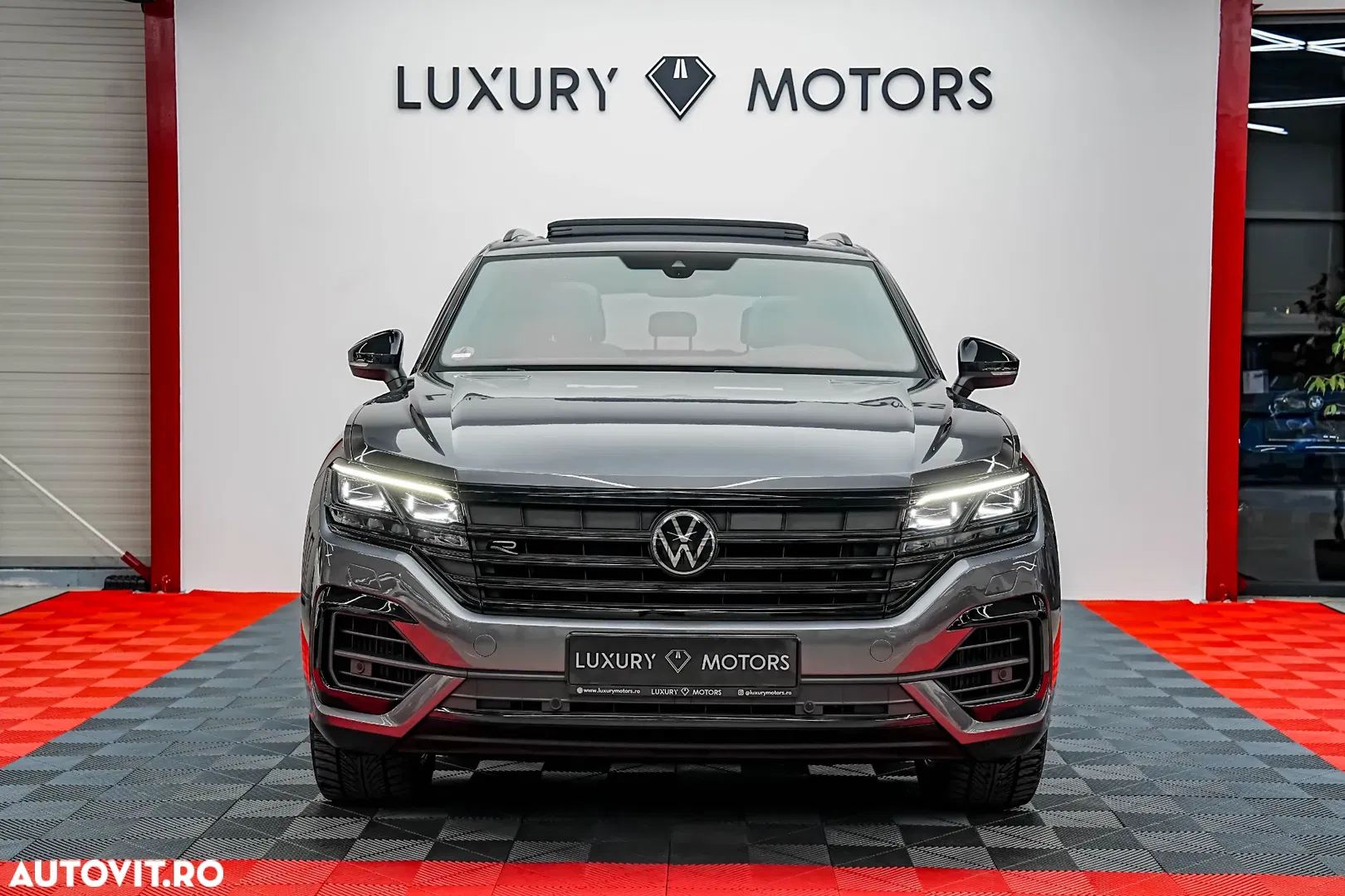 2020 Volkswagen Touareg 3.0 V6 e-Hybrid 4Motion Aut. R, photograph 3