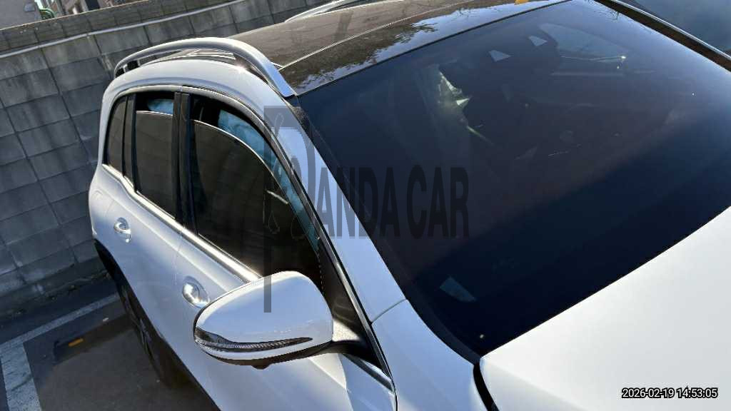 2023 Mercedes-Benz EQB300 4MATIC, photograph 3