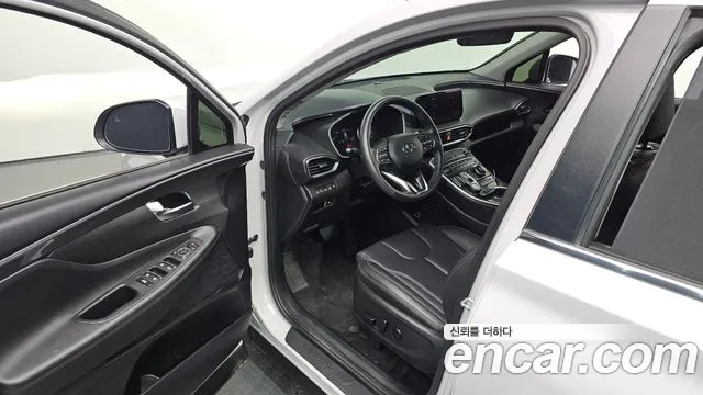 2022 Hyundai Santafe Diesel 2.2 2WD, photograph 2