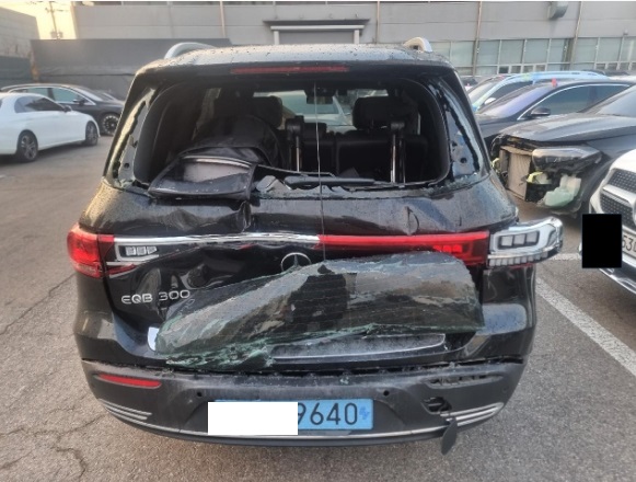 2023 Mercedes-Benz EQB300 4MATIC, photograph 1