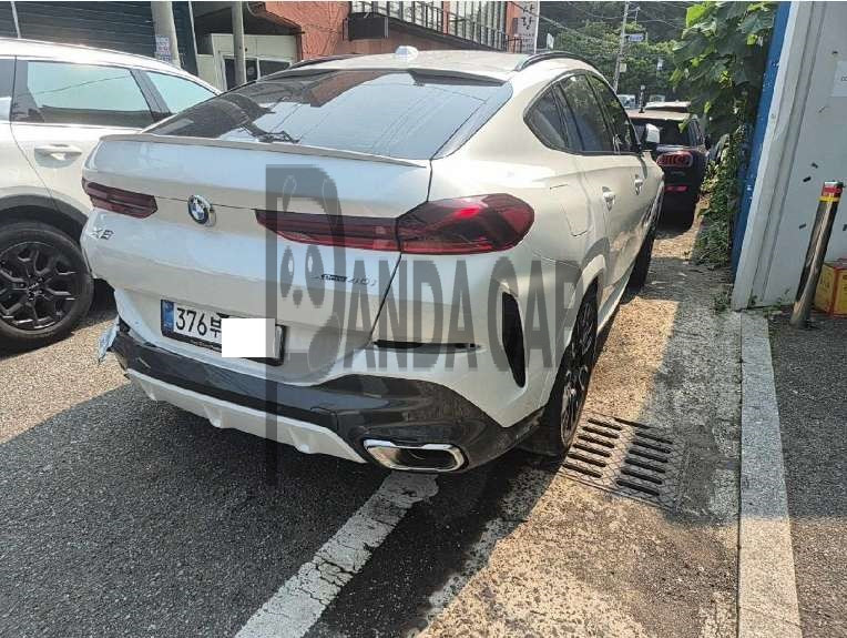 2025 BMW X6 xDrive40i M Sport, photograph 5