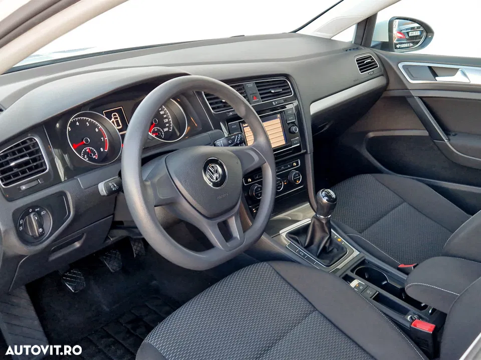 2018 Volkswagen Golf 1.0 TSI Trendline, photograph 10