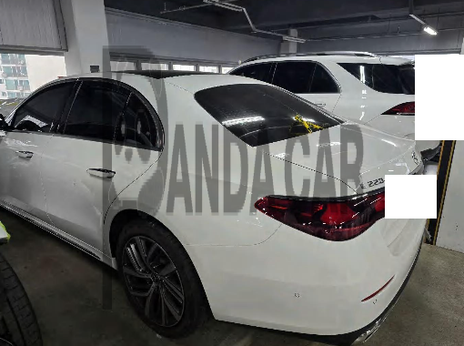 2025 Mercedes-Benz E 220 d 4MATIC, photograph 2