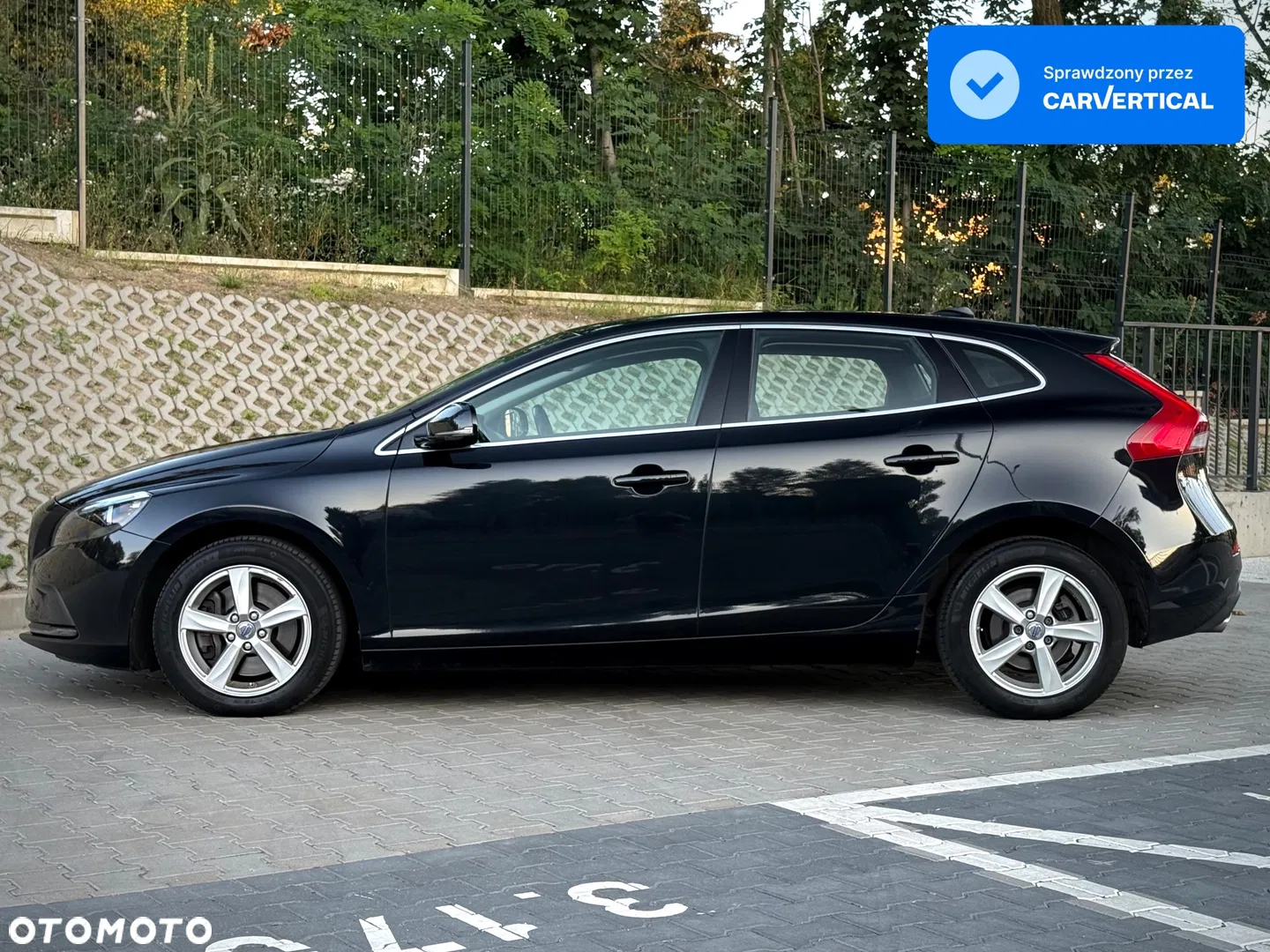2014 Volvo V40 D4 Drive-E Momentum, photograph 3
