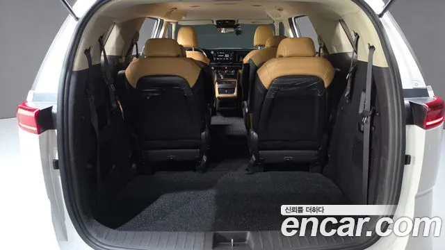 2022 Kia Canival Diesel 9-Seater Prestige, photograph 4