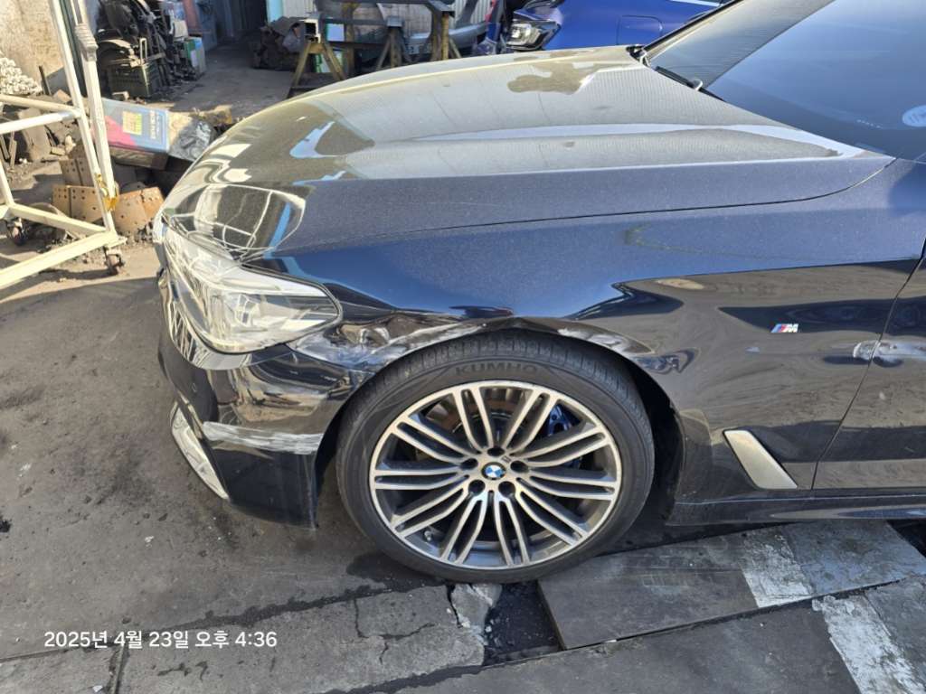 2019 BMW 530i M Sport Package Plus, photograph 3