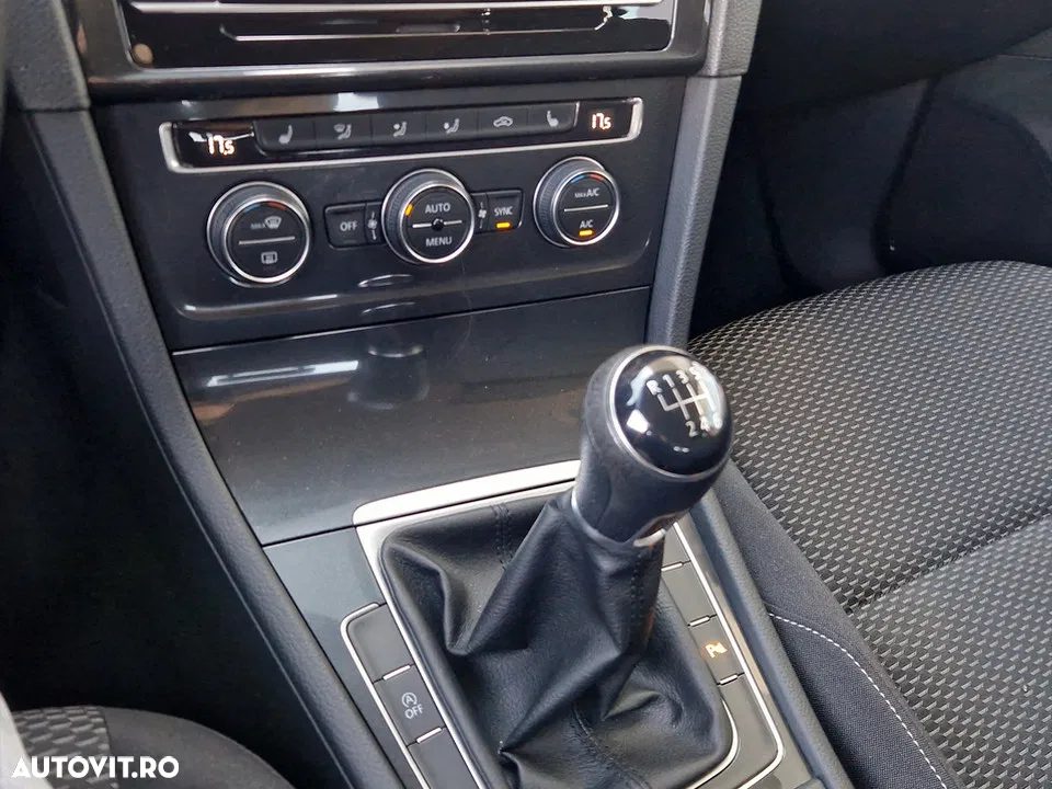 2018 Volkswagen Golf 1.0 TSI Trendline, photograph 11
