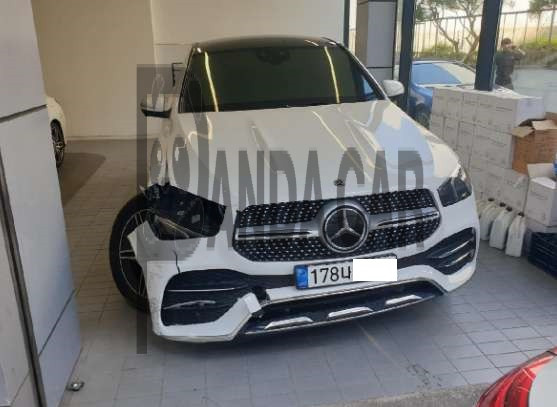2021 Mercedes-Benz GLE400 d 4MATIC Coupe, photograph 2