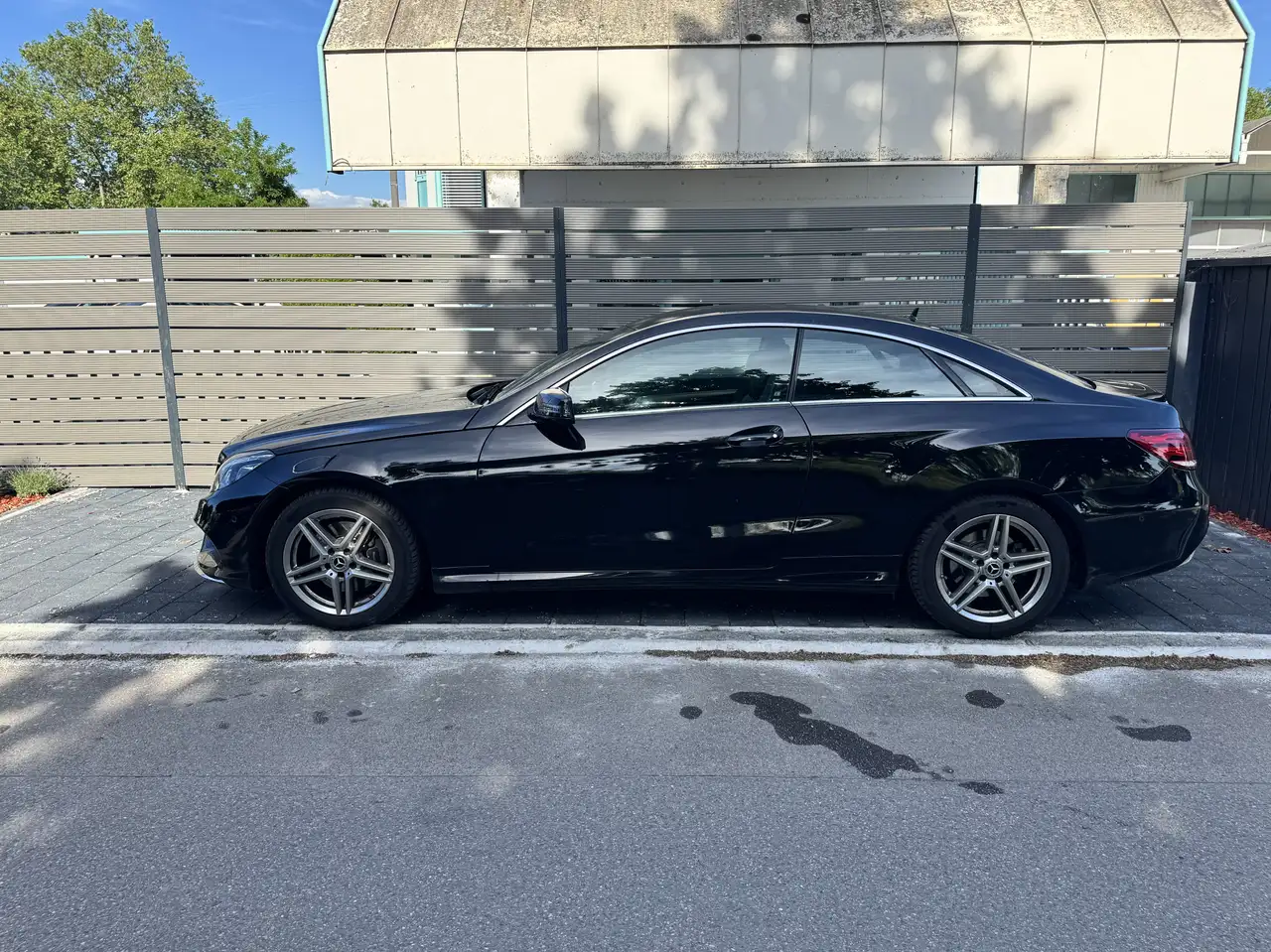 2016 Mercedes-Benz E 350 (BlueTEC) d Coupe 9G-TRONIC, photograph 2