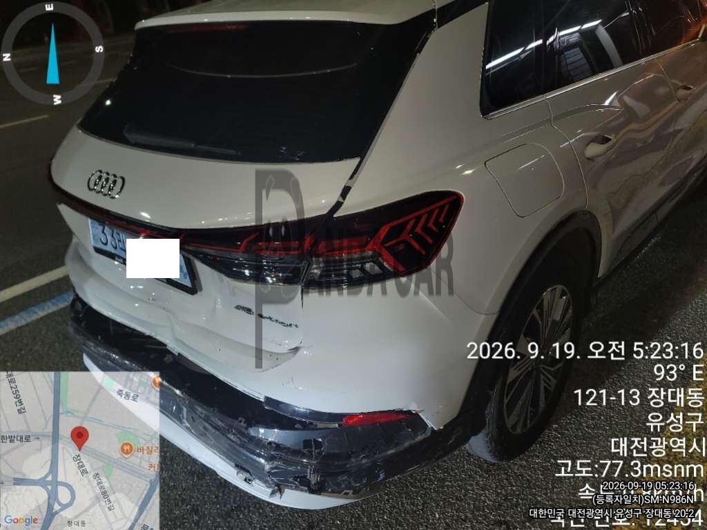 2026 Audi Q4 45 e-tron, photograph 4