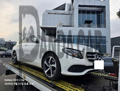 2017 Mercedes-Benz E220 d 4Matic, photograph 4