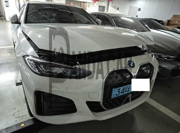 2022 BMW i4 eDrive40, photograph 1