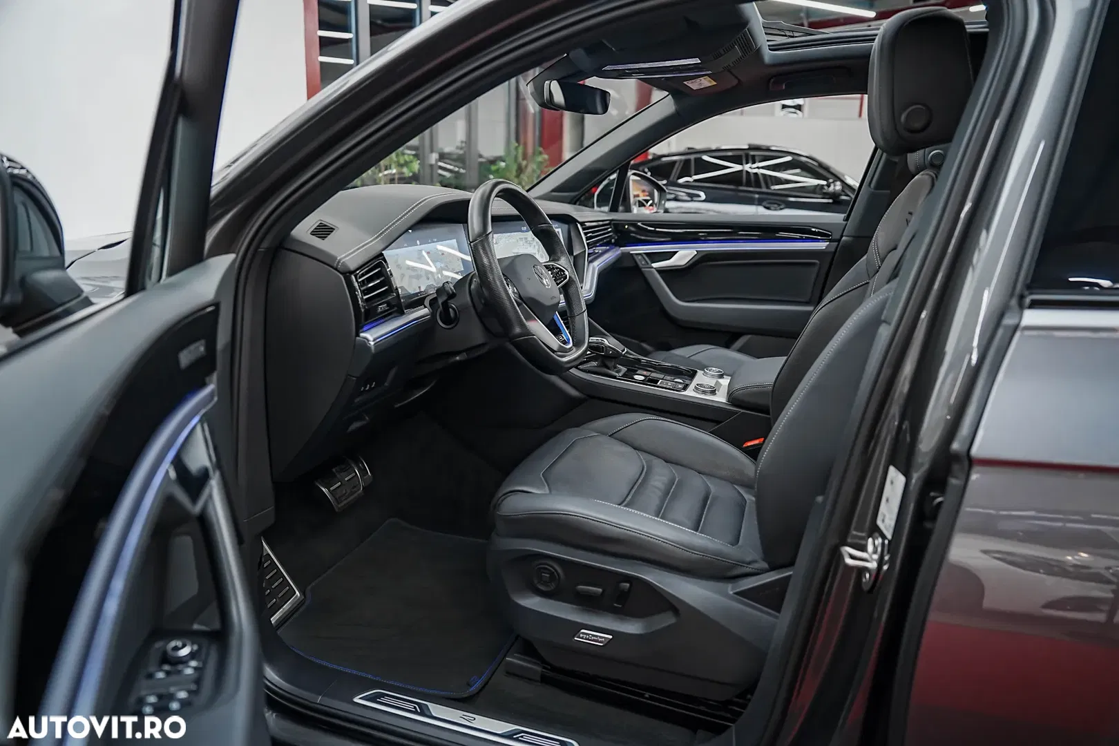 2020 Volkswagen Touareg 3.0 V6 e-Hybrid 4Motion Aut. R, photograph 4