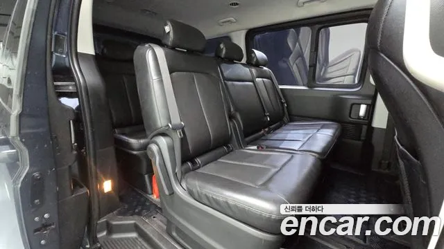 2023 Hyundai Staria Tourer 11-Seater, photograph 6