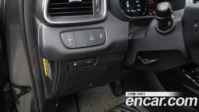 Kia Sorento Diesel 2.0 2WD — photo 1 of 32