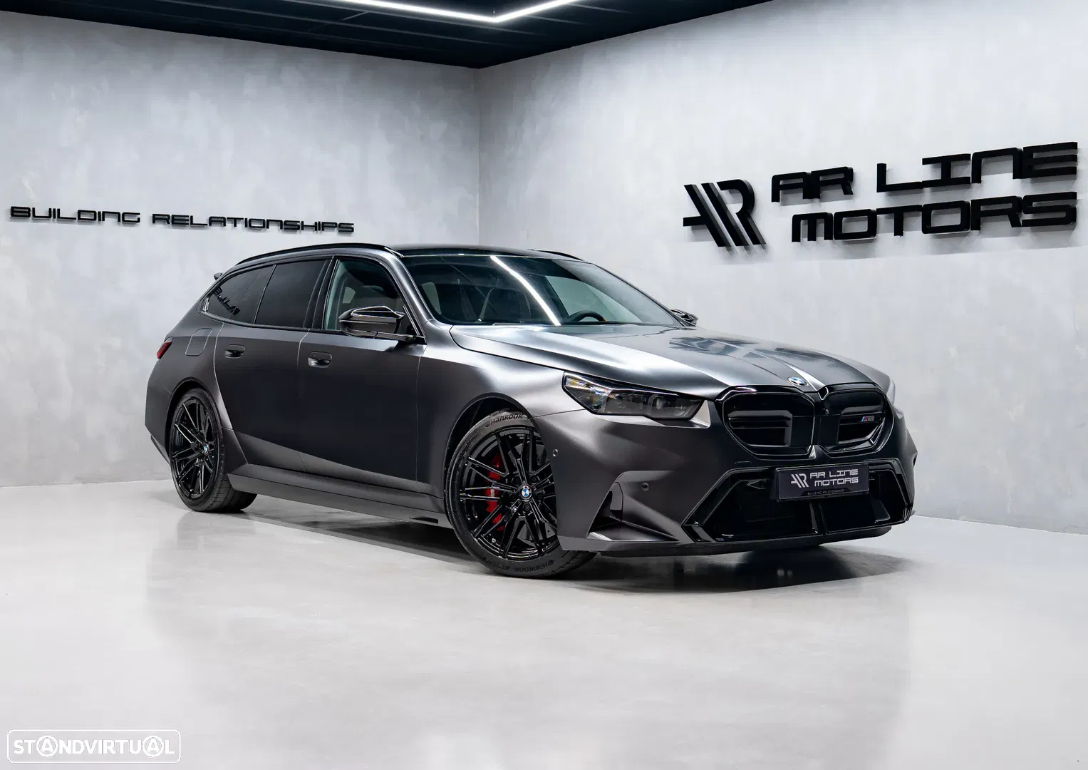 2025 BMW Série 5 Touring xDrive, photograph 1