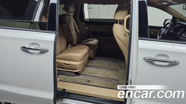 2017 Kia Canival 7-seater Limousine, photograph 12
