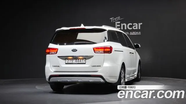 2017 Kia Canival 7-seater Limousine, photograph 4