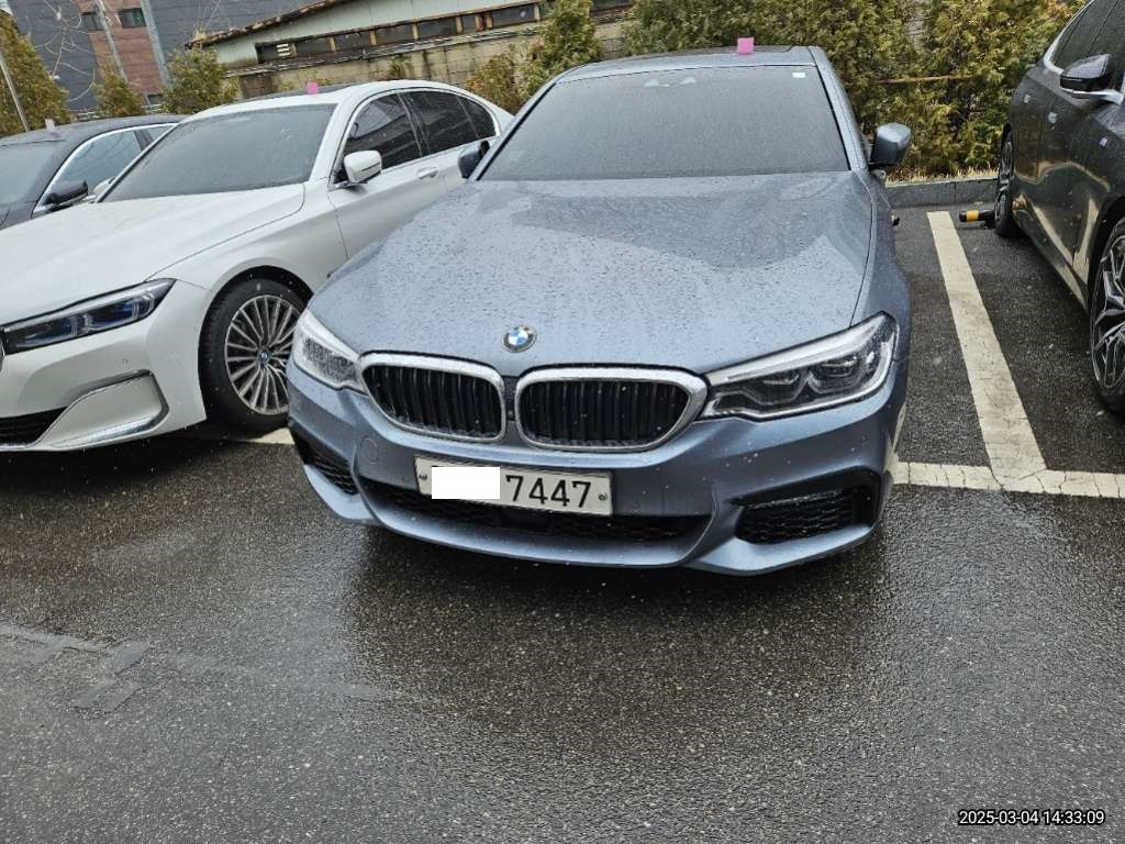 2017 BMW 530i xDrive, photograph 1