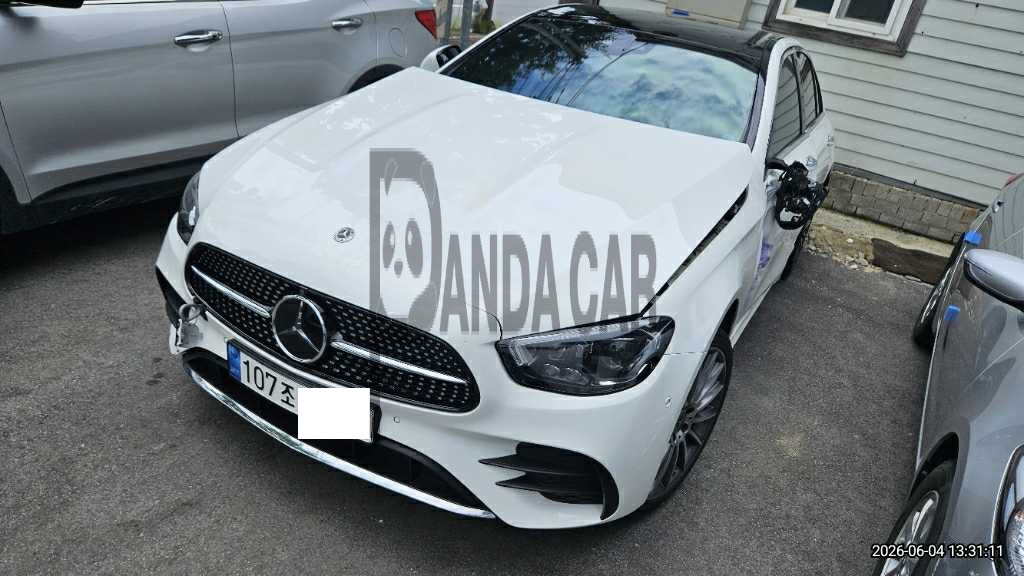 2022 Mercedes-Benz E350 4MATIC, photograph 3